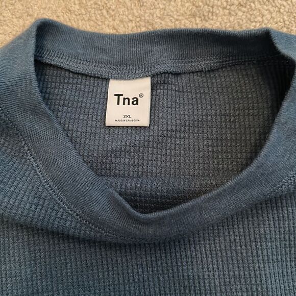 Aritzia New Blue Thermal 2XL - Picture 2 of 4